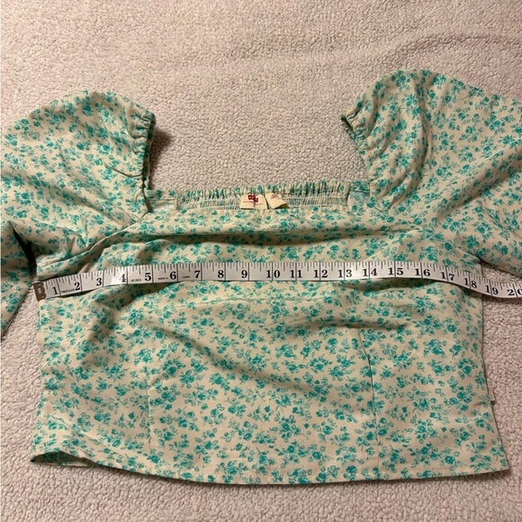 Levi's Yvie Puff 3/4 Sleeve Cropped Blouse Cream Electric Green Floral Top - Picture 8 of 12